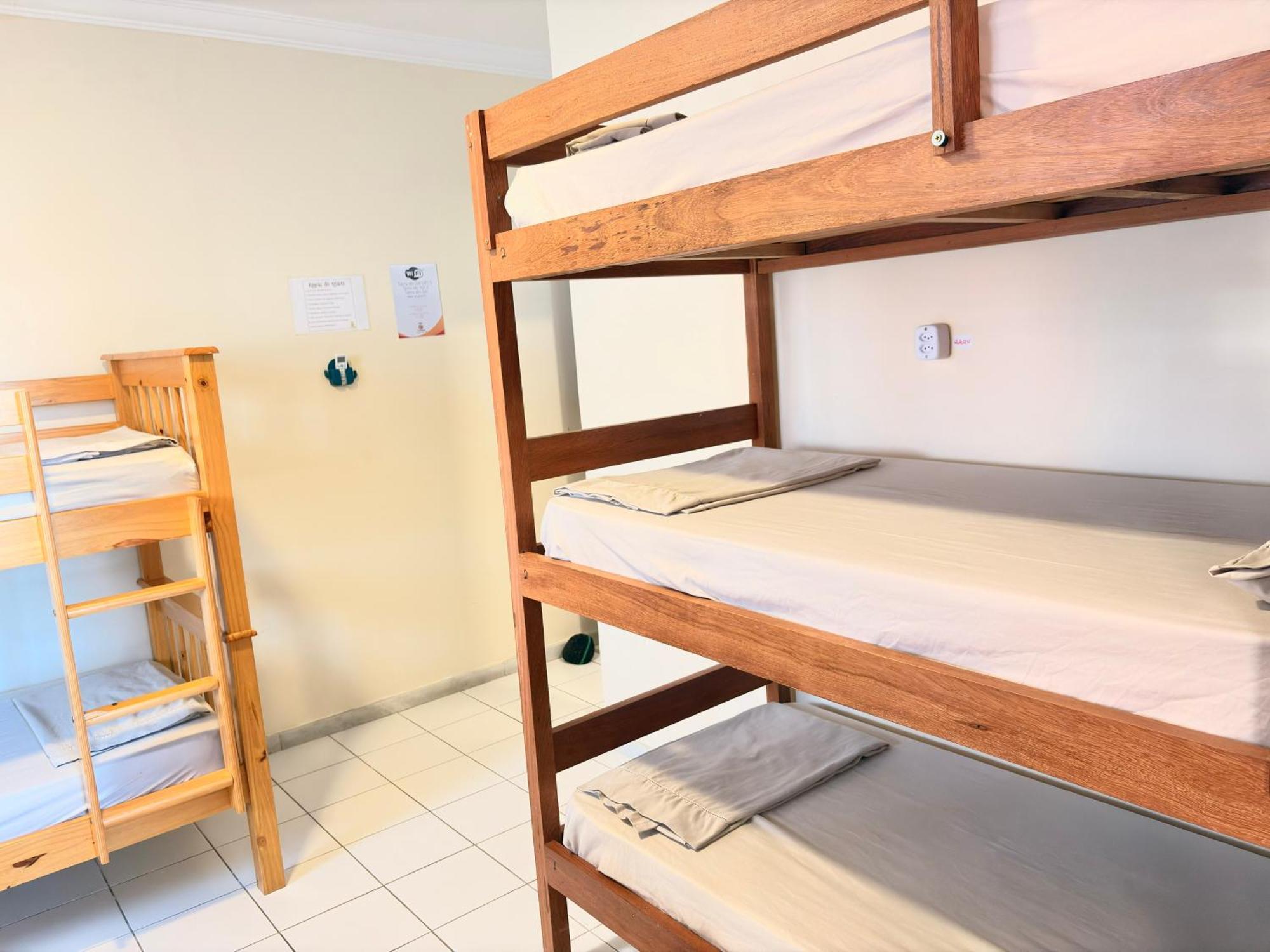 Terra Do Sol Pousada E Hostel Порту-Сегуру Экстерьер фото